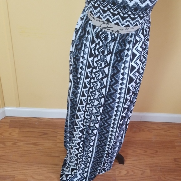 Maxi Dress - Picture 5 of 8